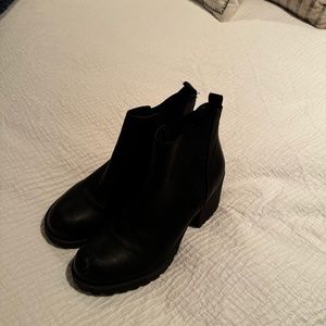 Dirty Laundry Lisbon Bootie; Size 9.5